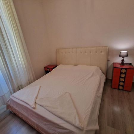Room In The City Center - Stanza In Centro Citta Милано Екстериор снимка