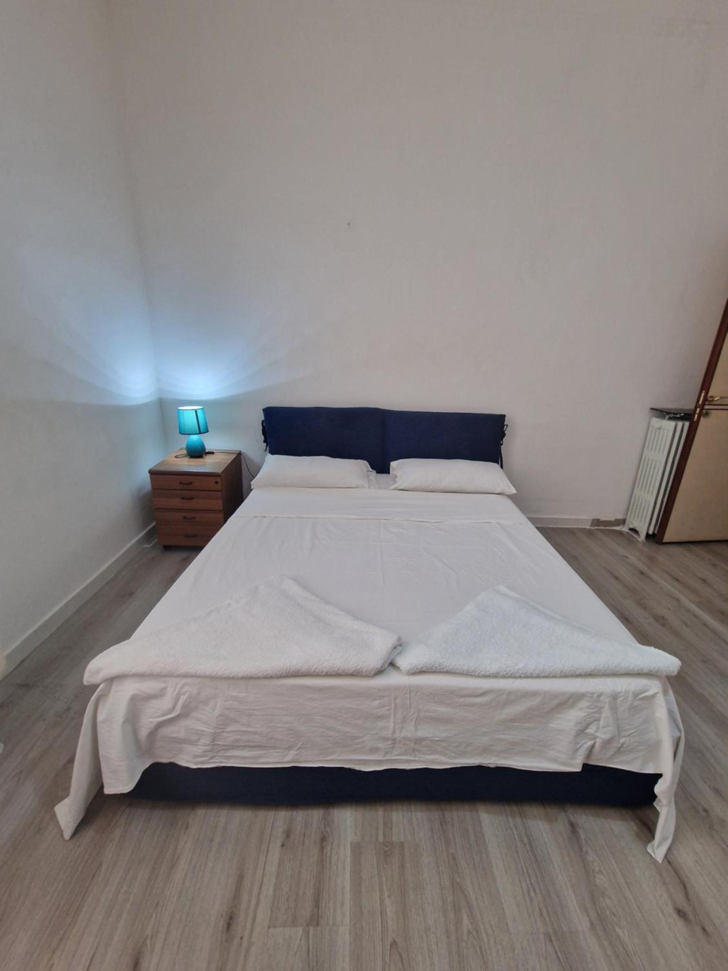 Room In The City Center - Stanza In Centro Citta Милано Екстериор снимка